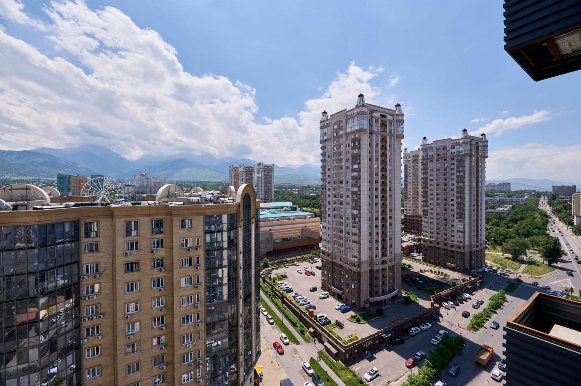 Five Business-Class Rooms In R-House Near Mega Center Алмати Екстер'єр фото