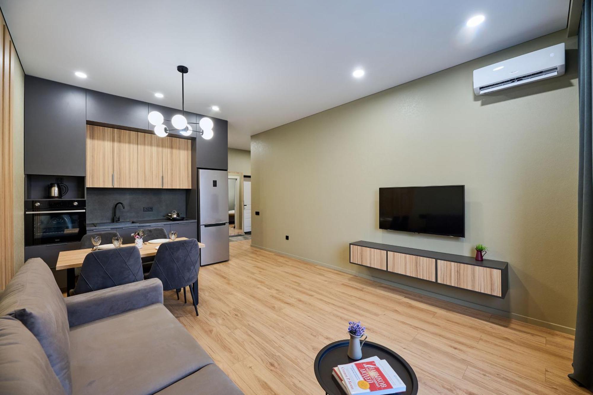 Five Business-Class Rooms In R-House Near Mega Center Алмати Екстер'єр фото