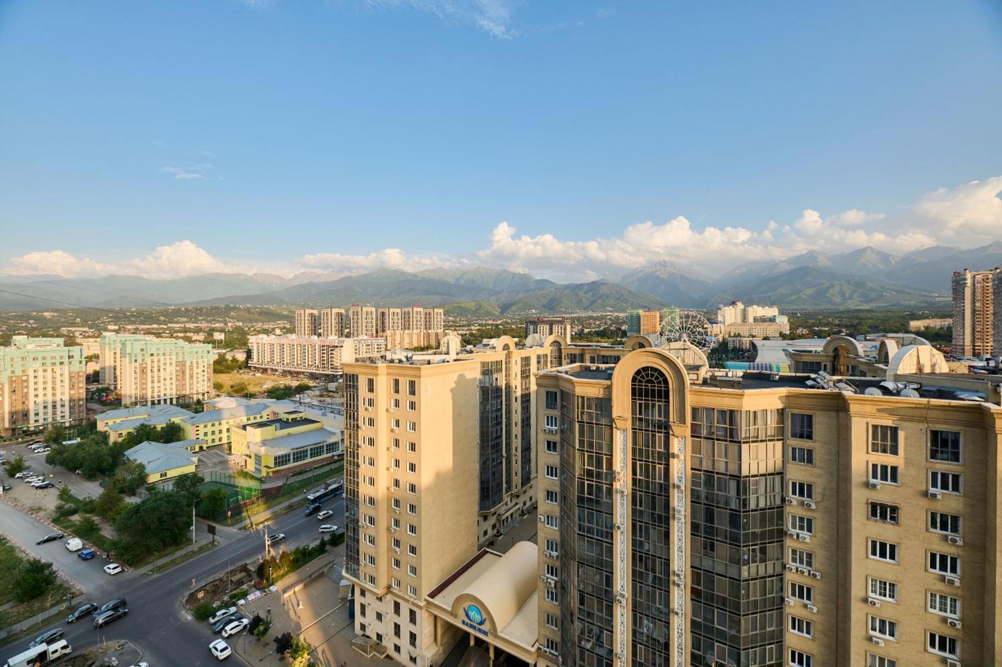 Five Business-Class Rooms In R-House Near Mega Center Алмати Екстер'єр фото